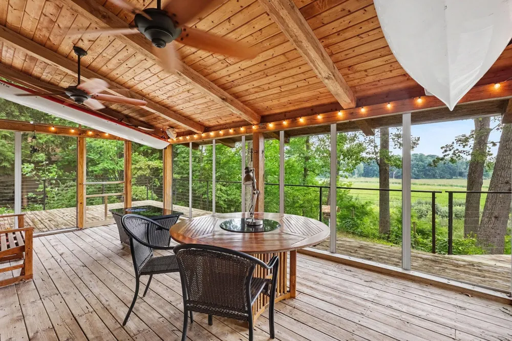 127 E Maple Street Fruitport, MI 49415