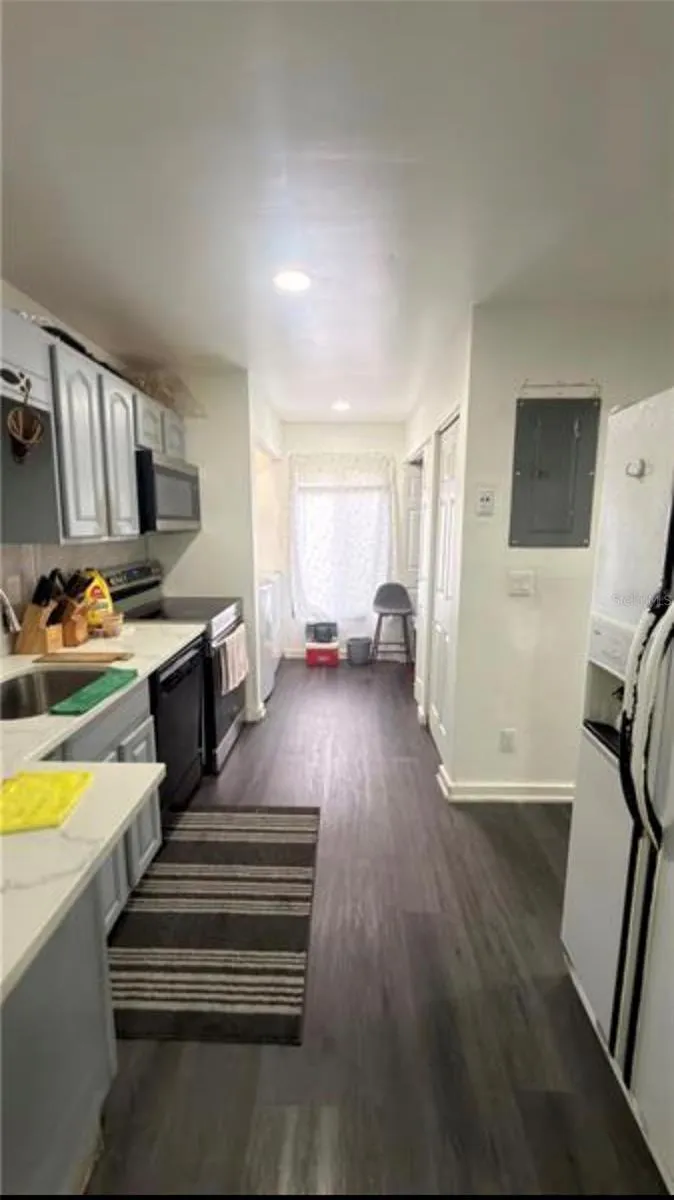 5304 INDIAN CREEK DRIVE #D03 Orlando, FL 32811