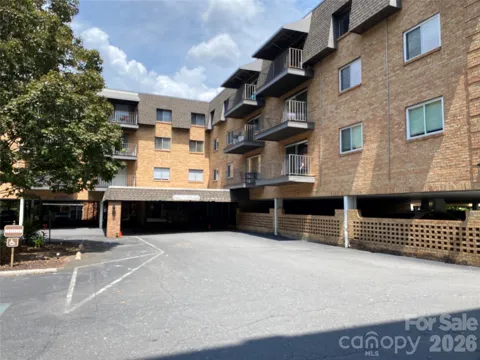 1323 Queens Road #208