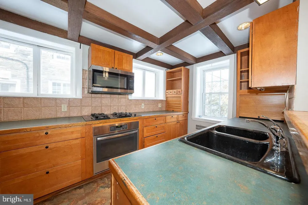625 CHELTEN HILLS DRIVE Elkins Park, PA 19027