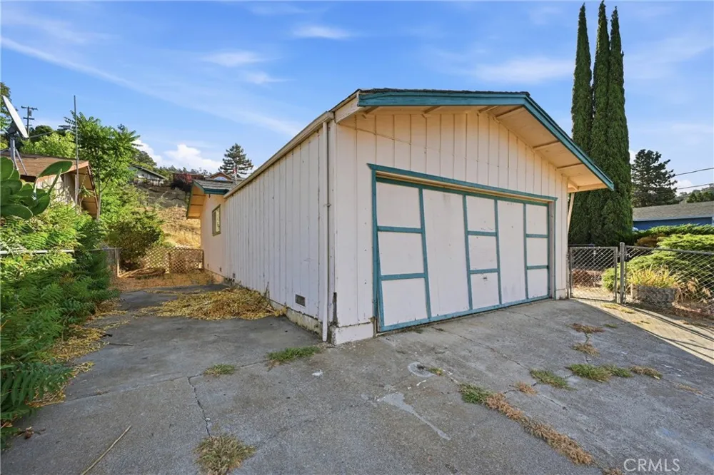 3944 Country Club Lucerne, CA 95458