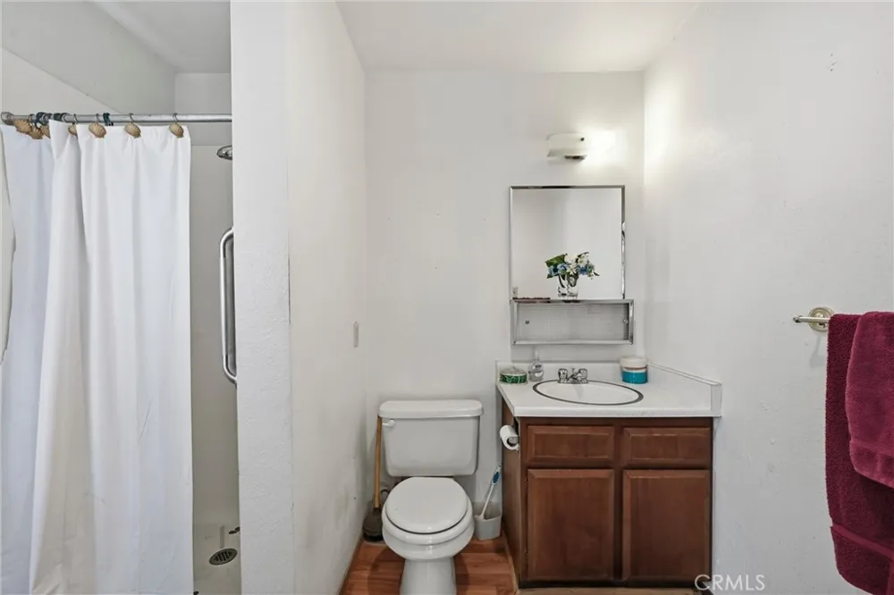 3944 Country Club Lucerne, CA 95458
