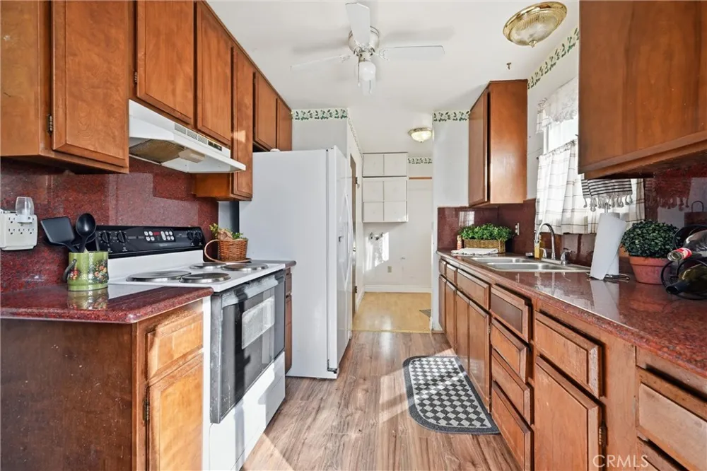 3944 Country Club Lucerne, CA 95458