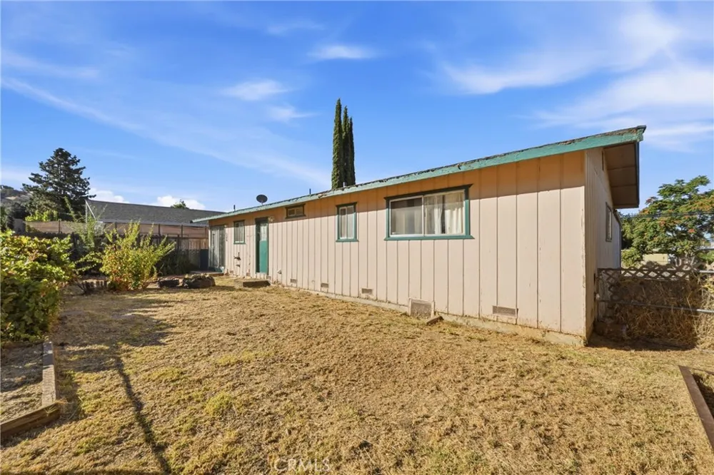 3944 Country Club Lucerne, CA 95458