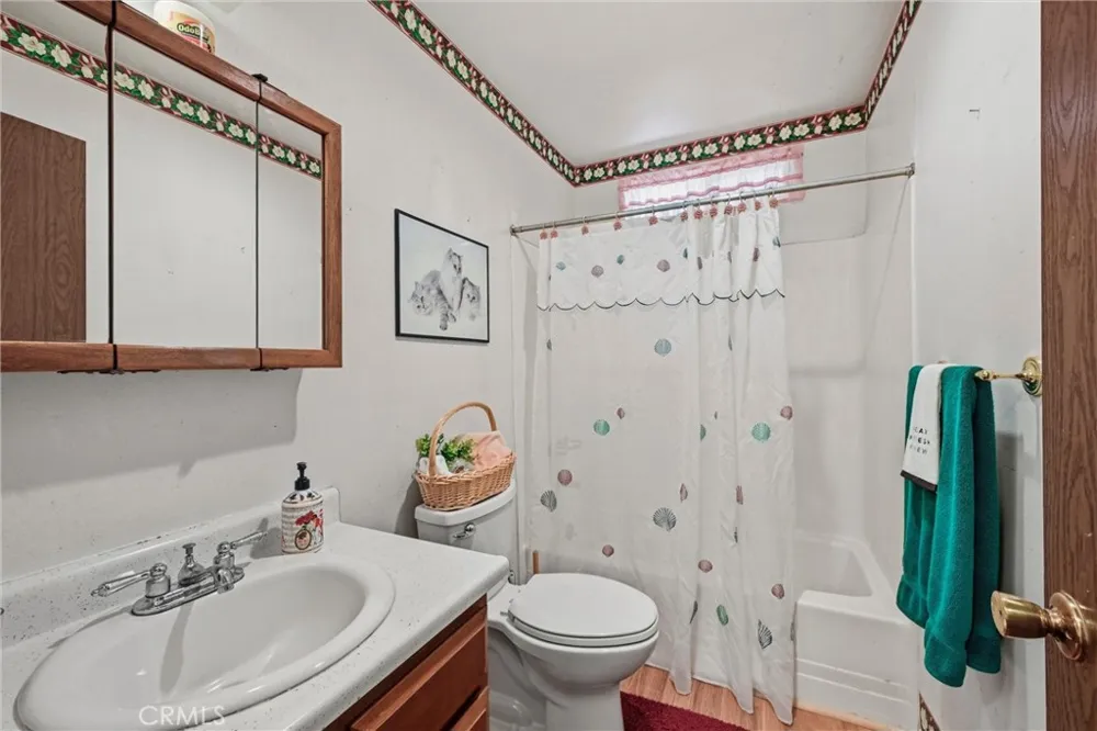 3944 Country Club Lucerne, CA 95458