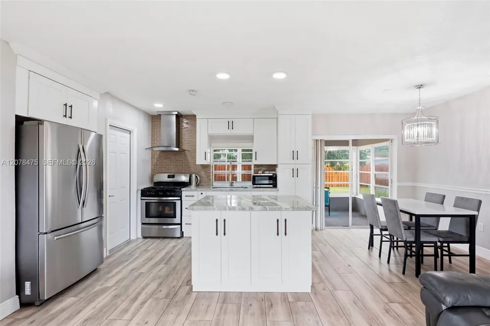 8397 NW 25th Ct Sunrise, FL 33322