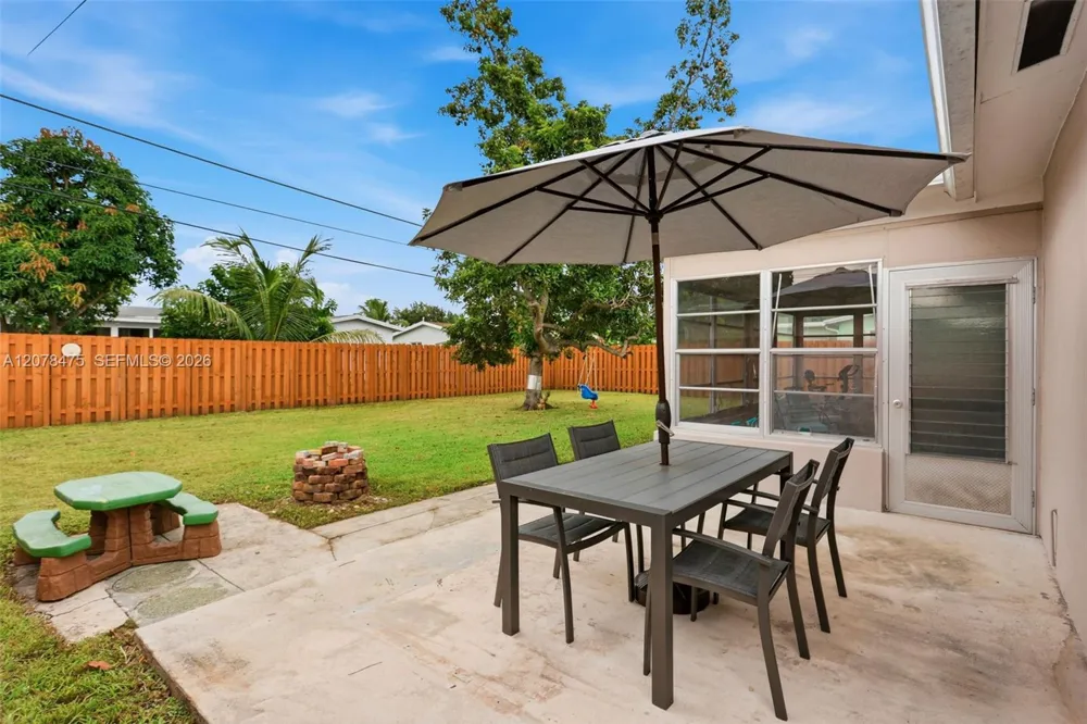 8397 NW 25th Ct Sunrise, FL 33322
