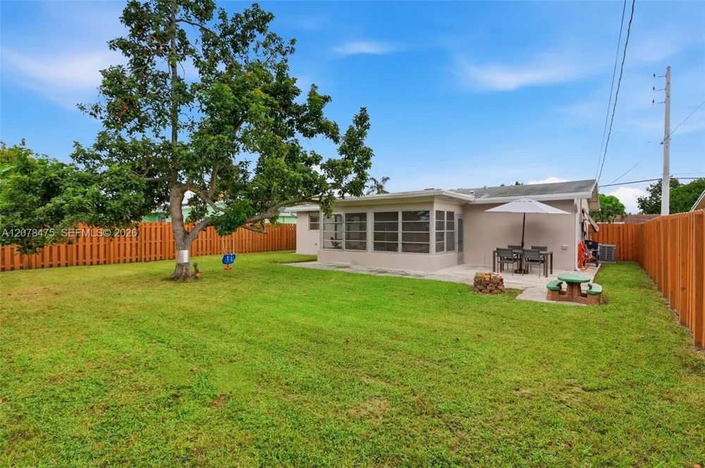 8397 NW 25th Ct Sunrise, FL 33322