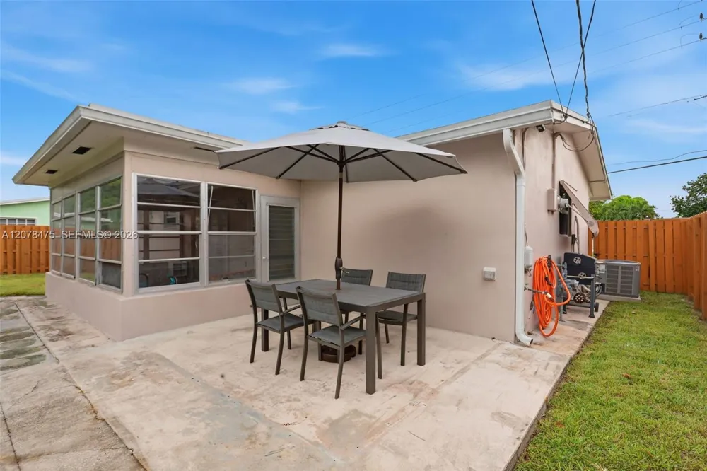 8397 NW 25th Ct Sunrise, FL 33322