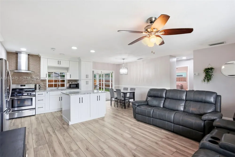 8397 NW 25th Ct Sunrise, FL 33322