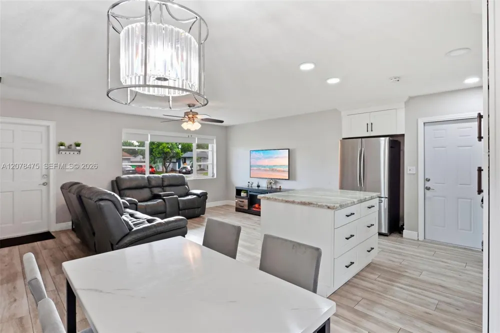 8397 NW 25th Ct Sunrise, FL 33322