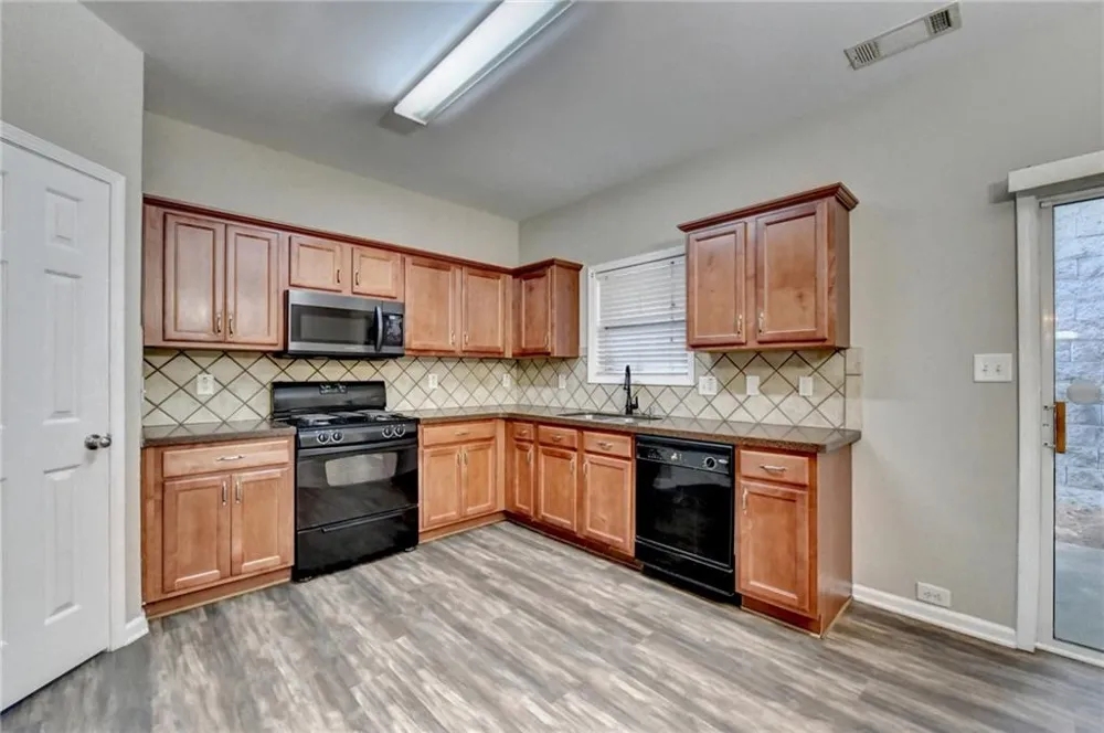 2152 Executive Drive Duluth, GA 30096