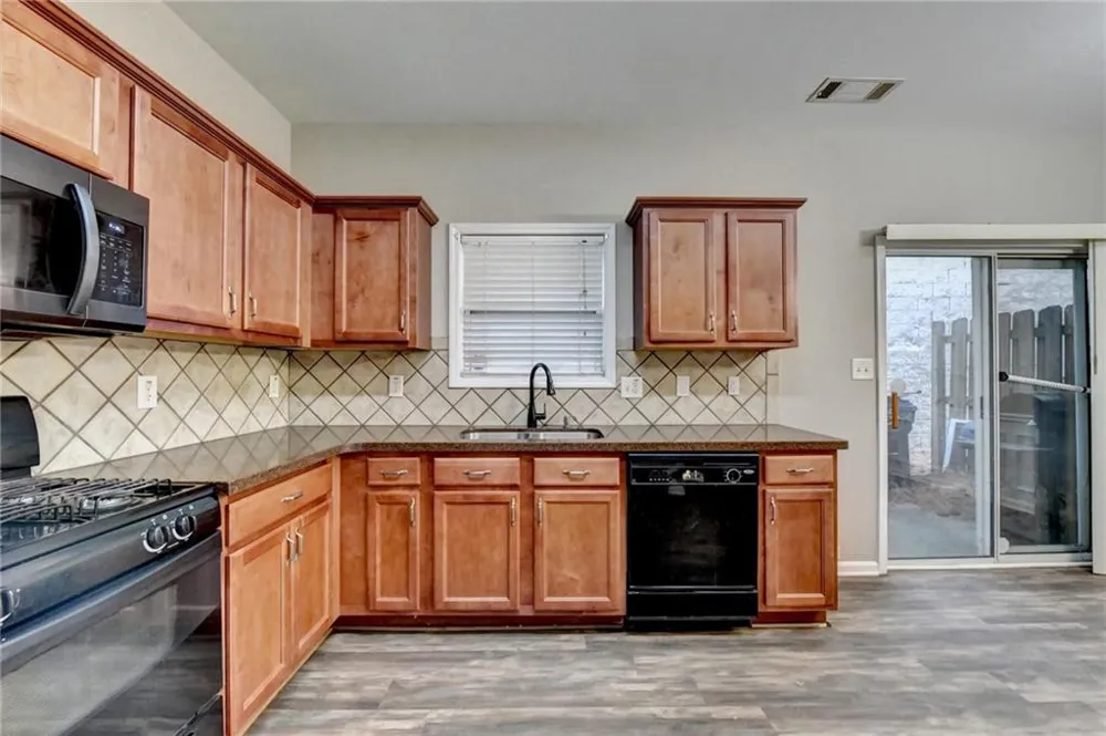 2152 Executive Drive Duluth, GA 30096