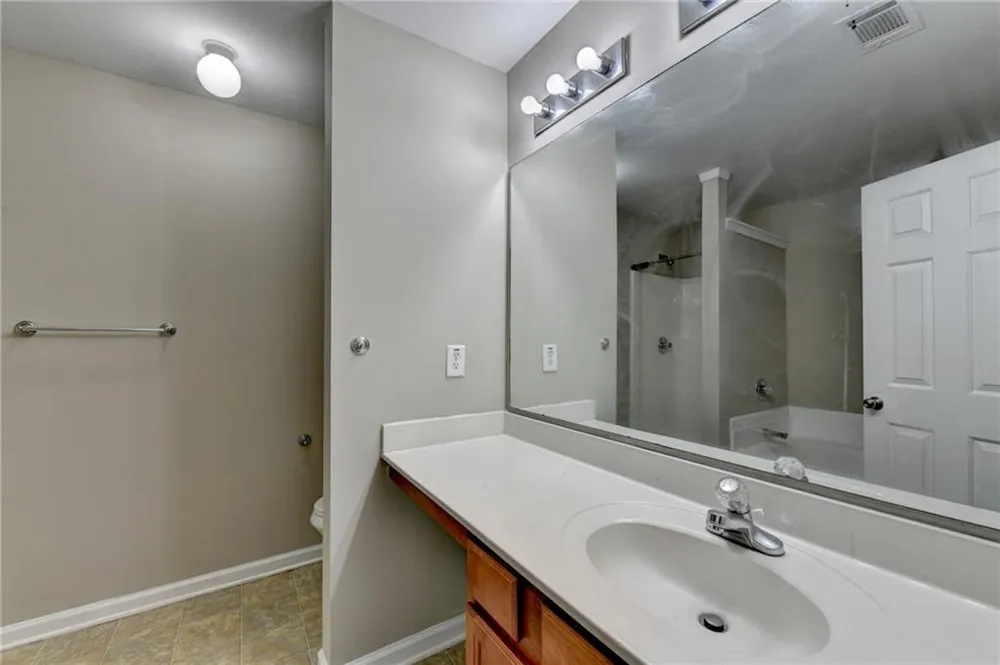 2152 Executive Drive Duluth, GA 30096