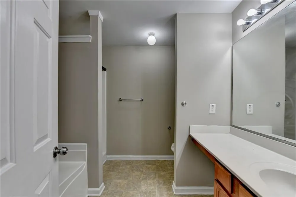 2152 Executive Drive Duluth, GA 30096