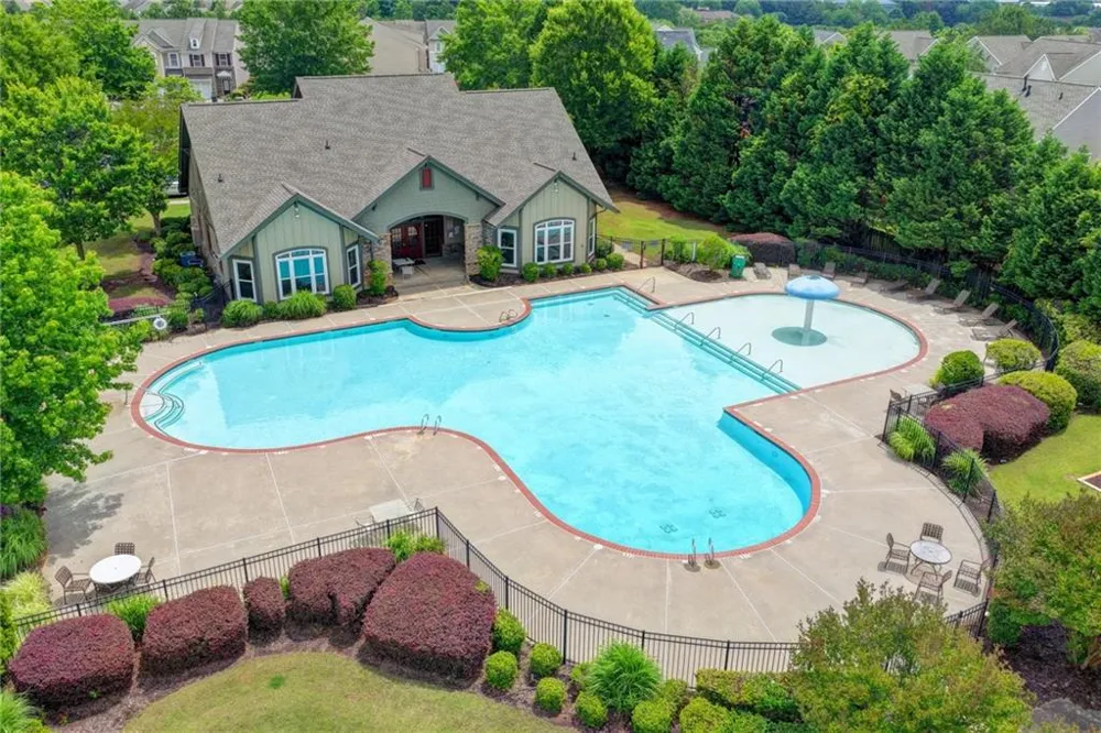 2152 Executive Drive Duluth, GA 30096
