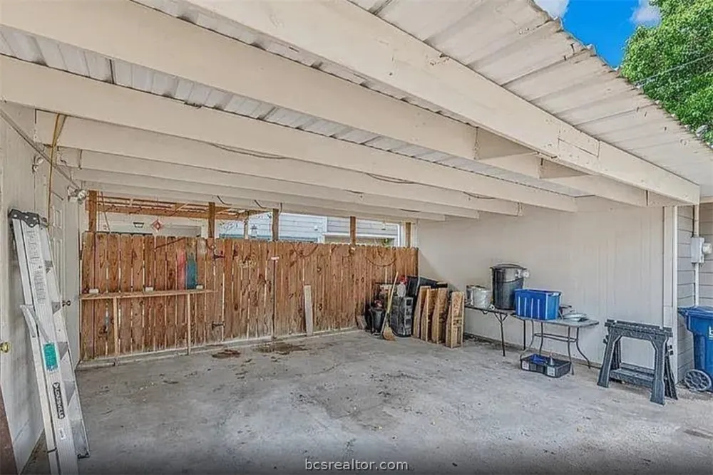 924 Navidad Street Bryan, TX 77801