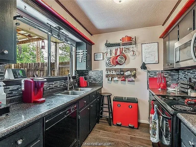 924 Navidad Street Bryan, TX 77801