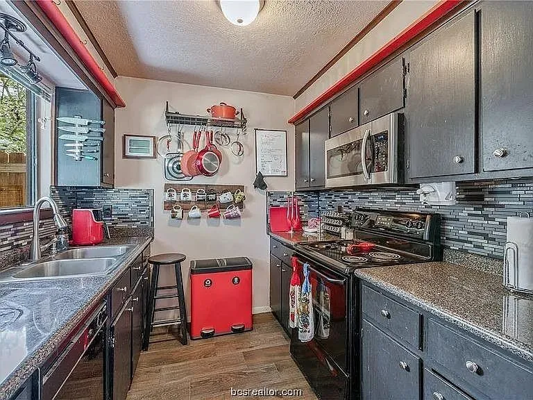 924 Navidad Street Bryan, TX 77801