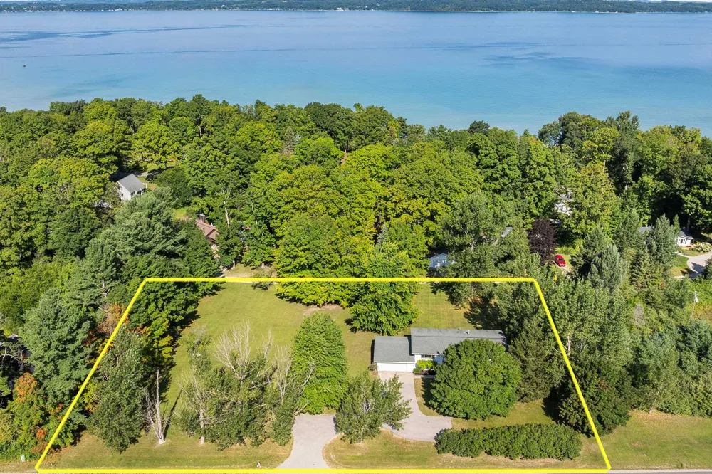 8877 US-31 N Acme Township, MI 49690