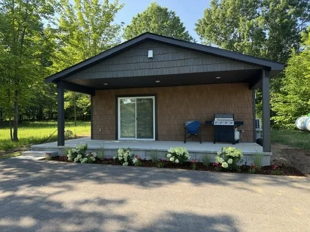 5933 SW Old Oak Trail Springfield Township, MI 49633
