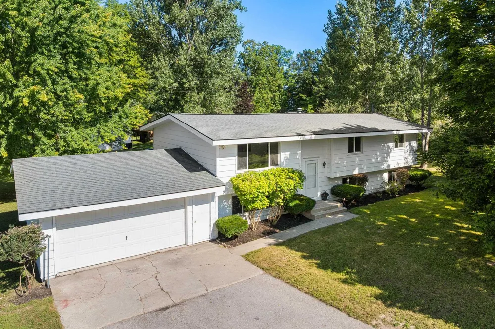 8877 US-31 N Acme Township, MI 49690