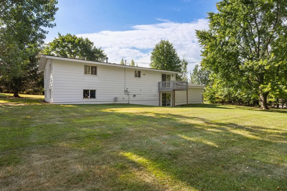 8877 US-31 N Acme Township, MI 49690
