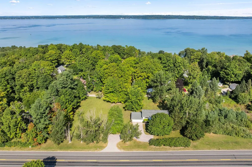 US-31 N Acme Township, MI 49690