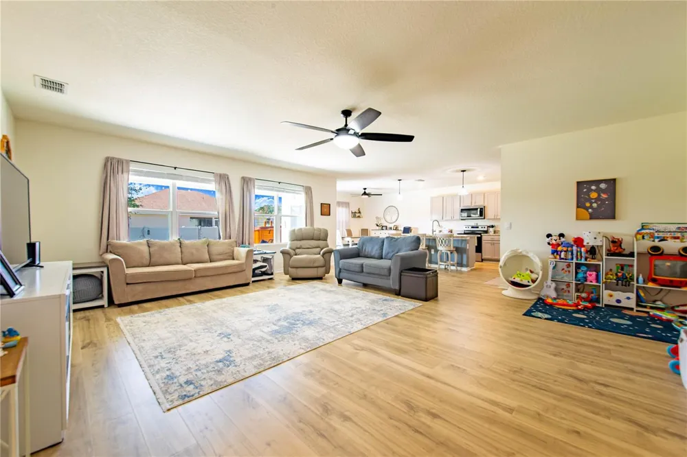 803 AUBURN GROVE COURT Auburndale, FL 33823