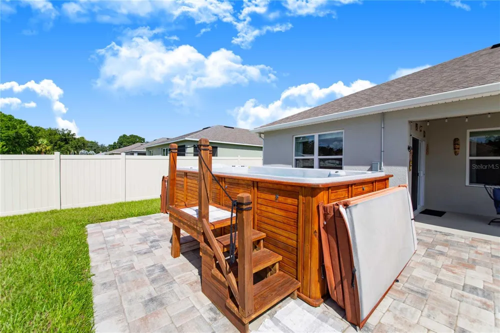 803 AUBURN GROVE COURT Auburndale, FL 33823