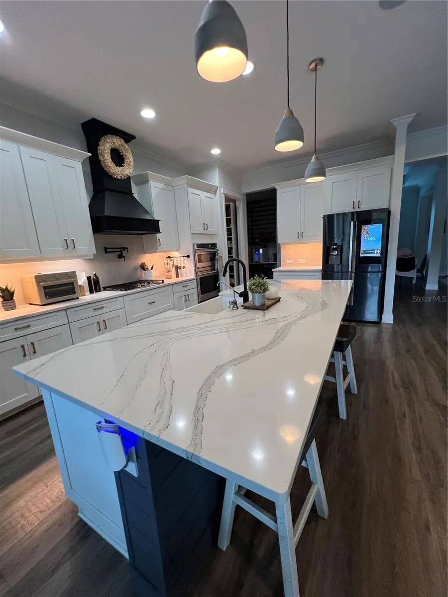 6233 RIVO LAKES BOULEVARD Sarasota, FL 34241