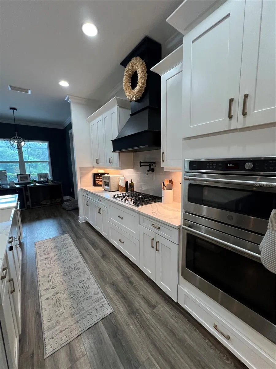 6233 RIVO LAKES BOULEVARD Sarasota, FL 34241