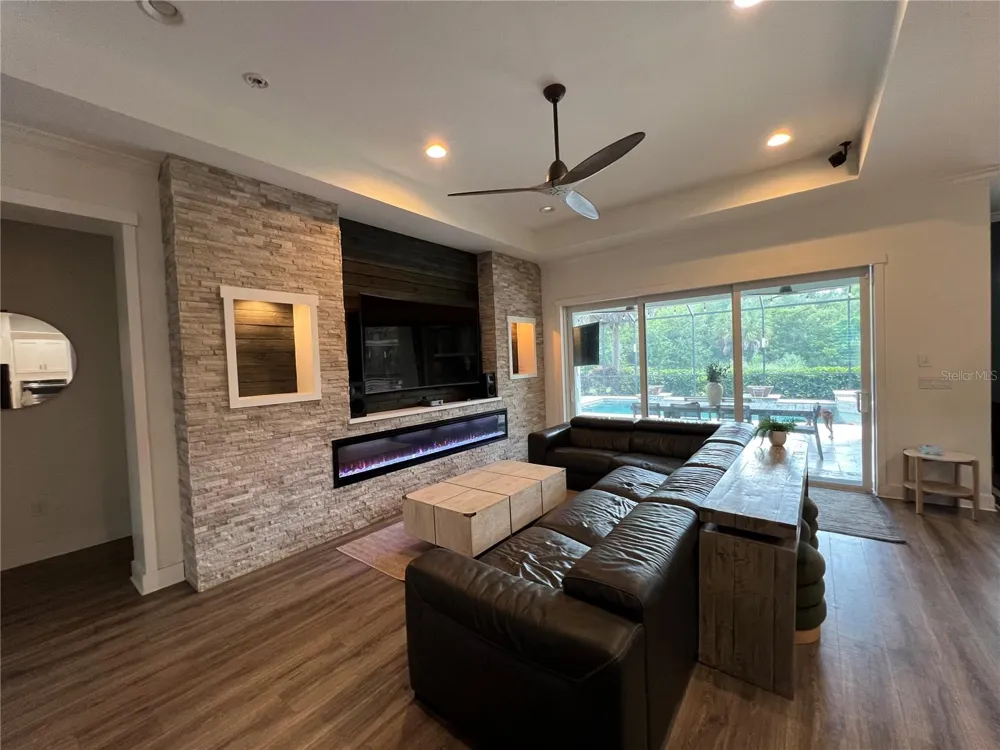 6233 RIVO LAKES BOULEVARD Sarasota, FL 34241