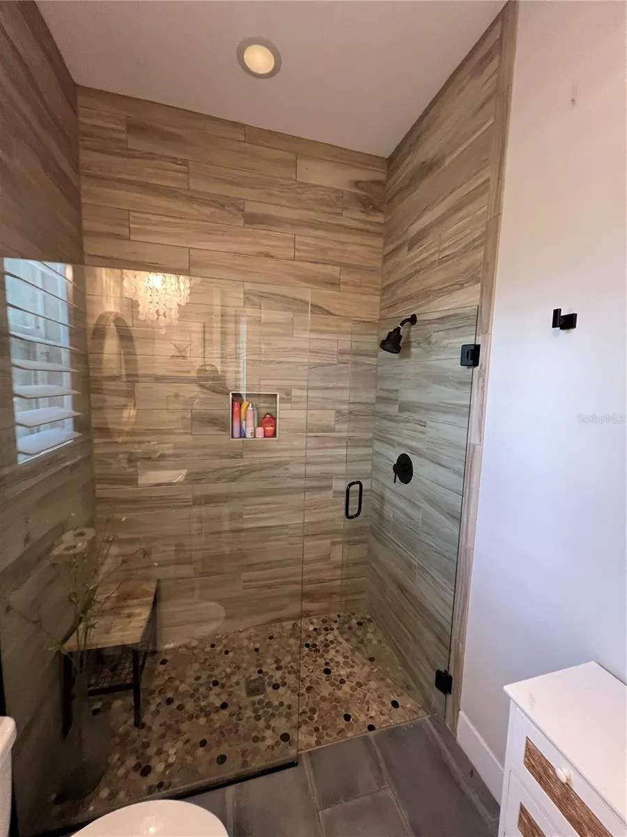 6233 RIVO LAKES BOULEVARD Sarasota, FL 34241