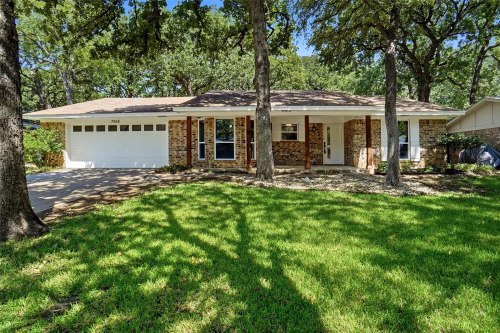 2958 Columbine Drive Grapevine, TX 76051