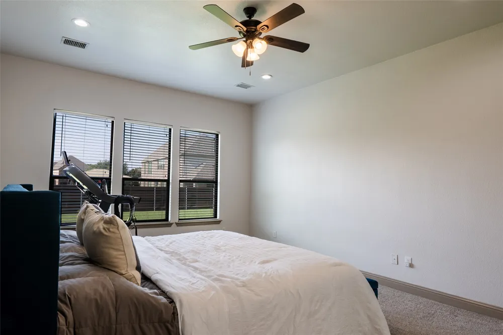 5730 Creek Crossing Lane Sachse, TX 75048