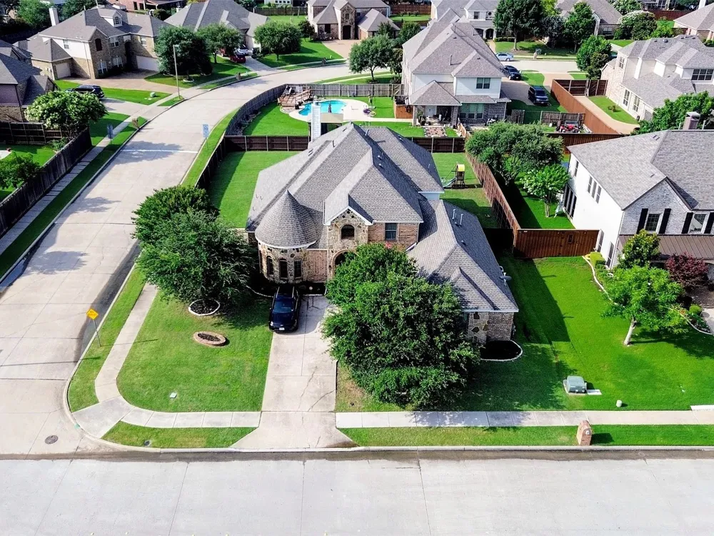 5730 Creek Crossing Lane Sachse, TX 75048