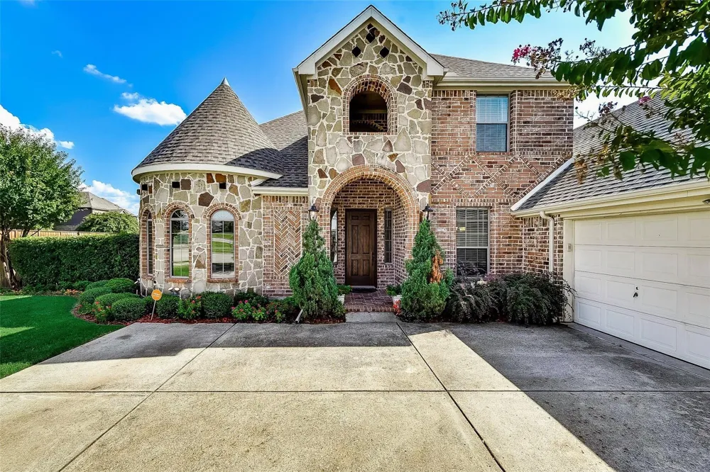5730 Creek Crossing Lane Sachse, TX 75048