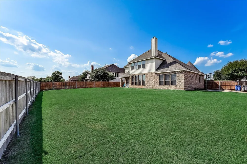 5730 Creek Crossing Lane Sachse, TX 75048