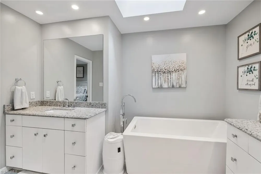 5928 Woodfield Drive Kernersville, NC 27284