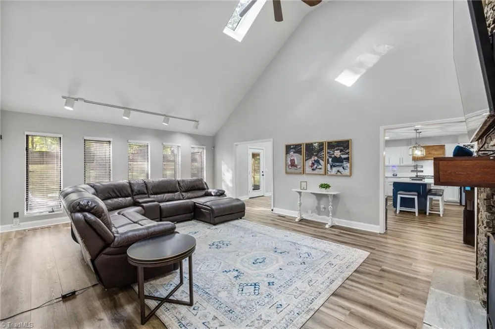 5928 Woodfield Drive Kernersville, NC 27284