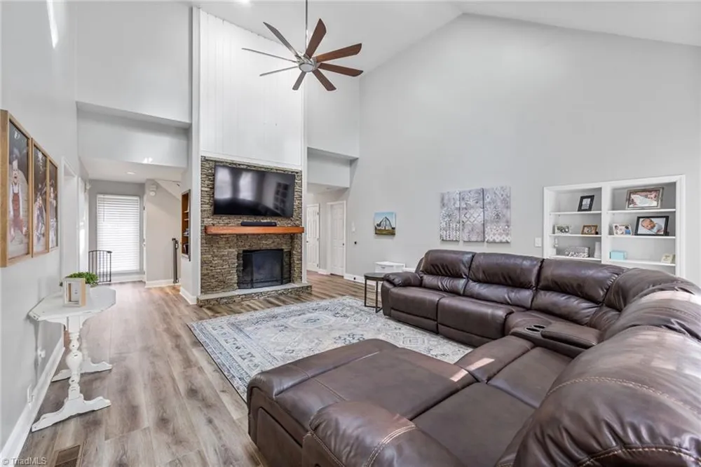 5928 Woodfield Drive Kernersville, NC 27284