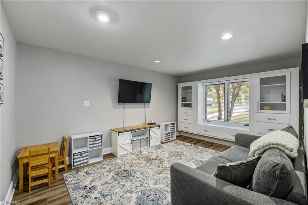 5928 Woodfield Drive Kernersville, NC 27284