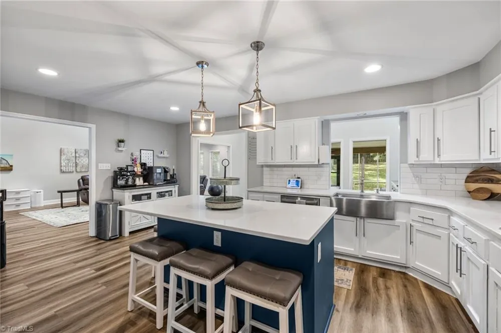 5928 Woodfield Drive Kernersville, NC 27284