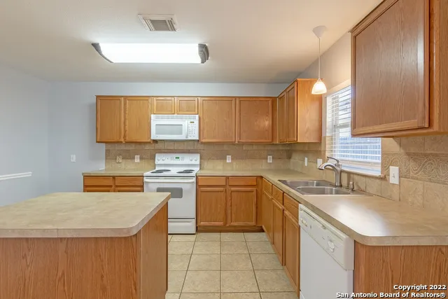 1604 ROLLING BROOK LN Schertz, TX 78154