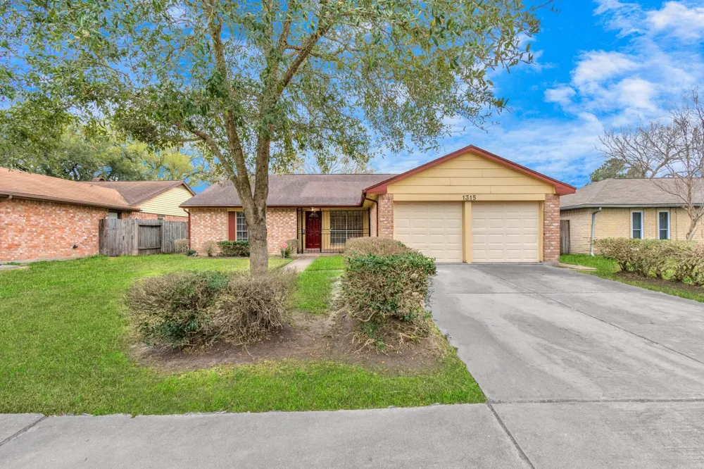 1315 Twining Oaks Lane Missouri City, TX 77489