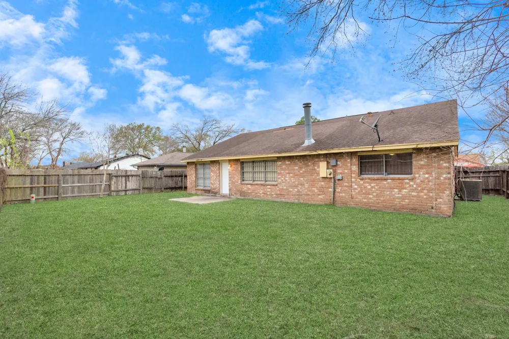1315 Twining Oaks Lane Missouri City, TX 77489