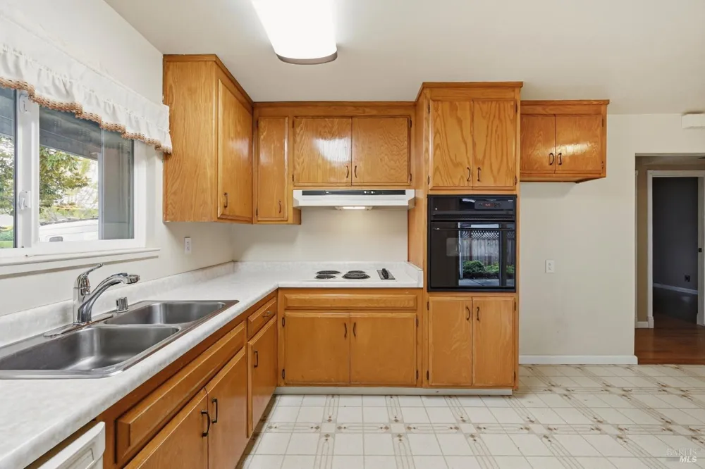 1448 Sherman Avenue Napa, CA 94558