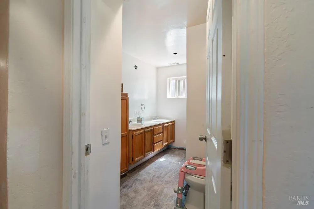 841 Benicia Road Vallejo, CA 94591