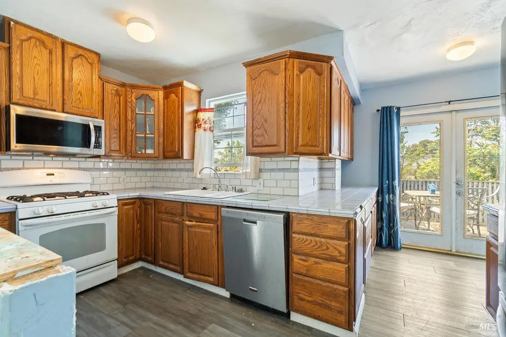 841 Benicia Road Vallejo, CA 94591